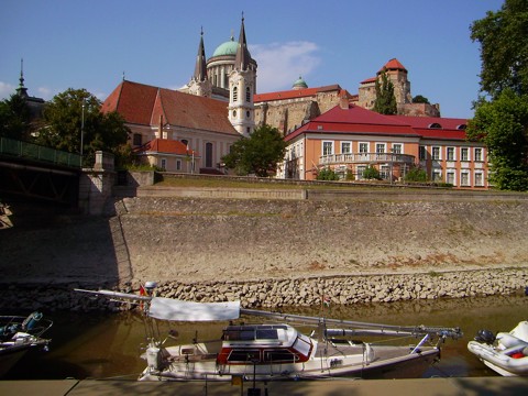 Hafen Esztergom